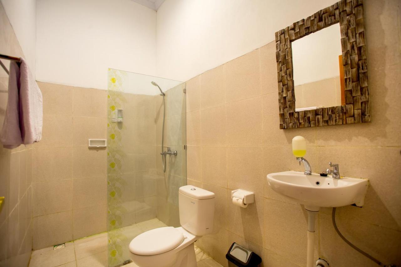The Puncak Santhi Inn Batununggul Екстериор снимка