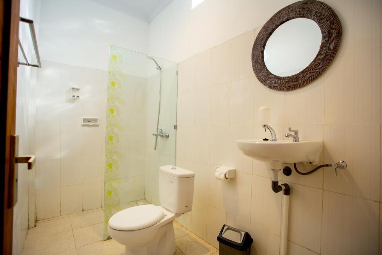The Puncak Santhi Inn Batununggul Екстериор снимка