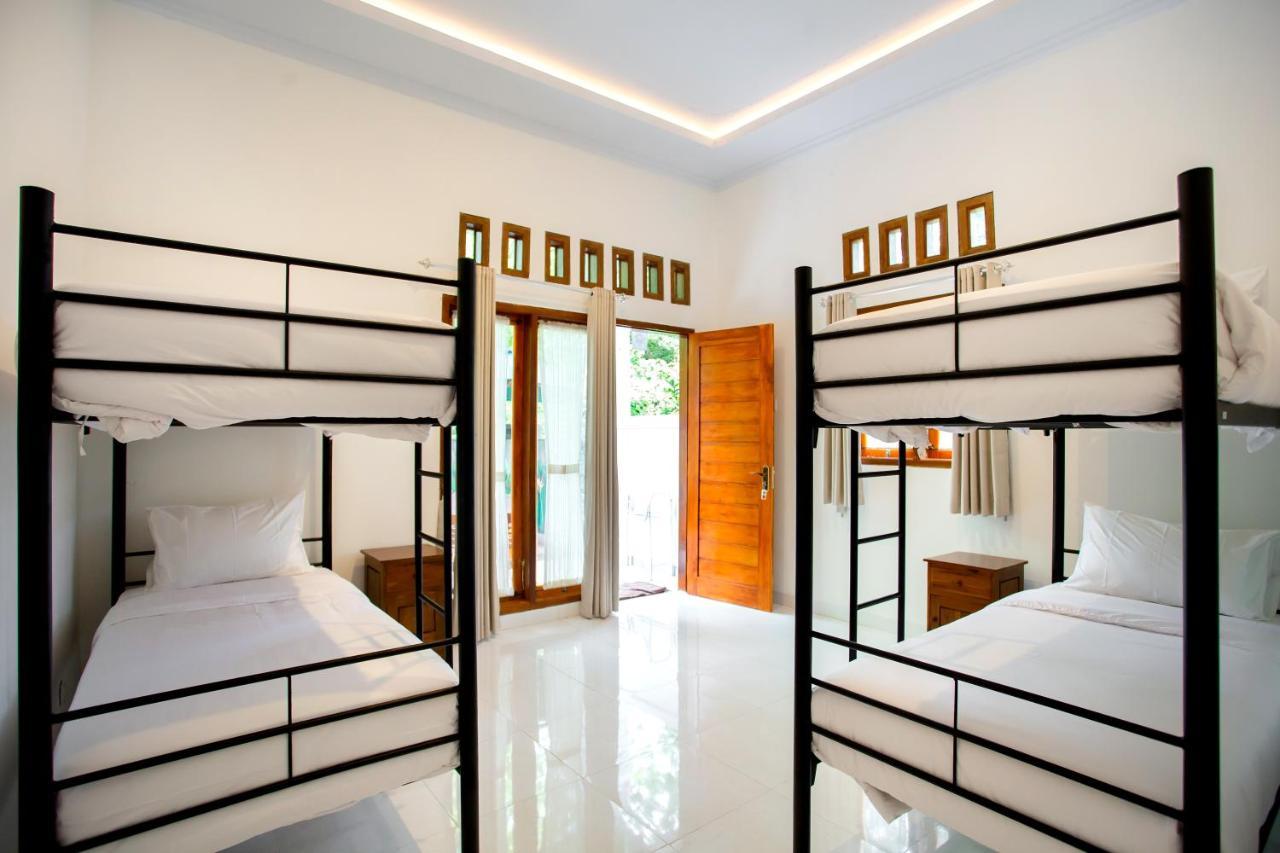 The Puncak Santhi Inn Batununggul Екстериор снимка